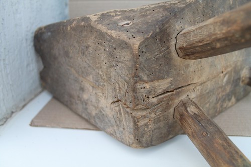 Unique old wooden primitive chair 18 century carved from whole piece of wood - Picture 23 of 24