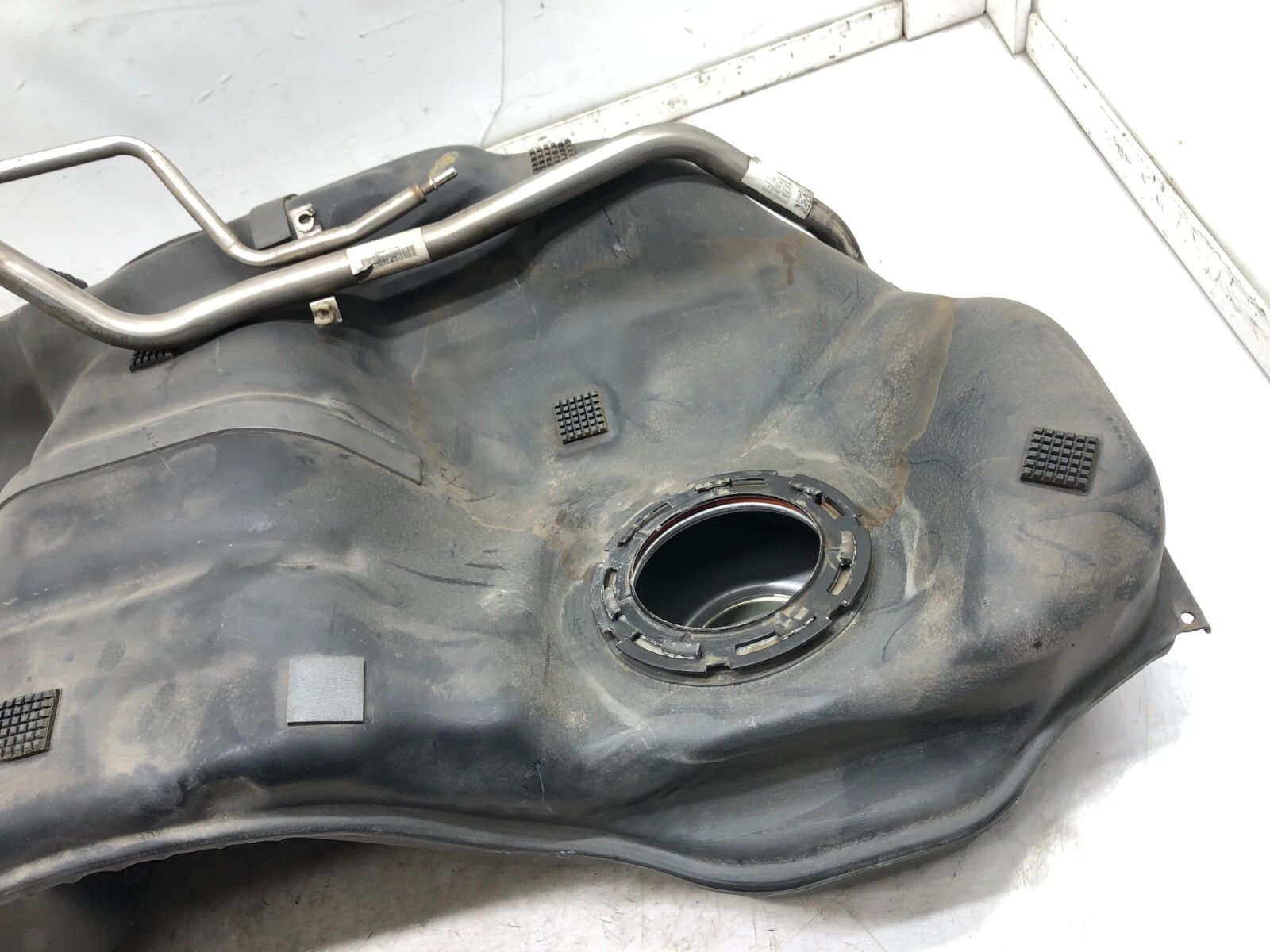 2014-2017 MASERATI GHIBLI FUEL GAS TANK RESERVOIR OEM.