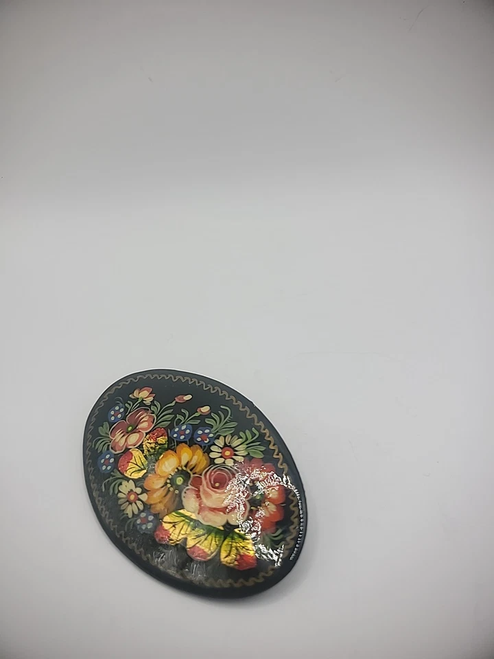 Broche prendedor vintage Fedoskino pintado a mano laca rusa madera firmado cierre en C Foto 3 de 4