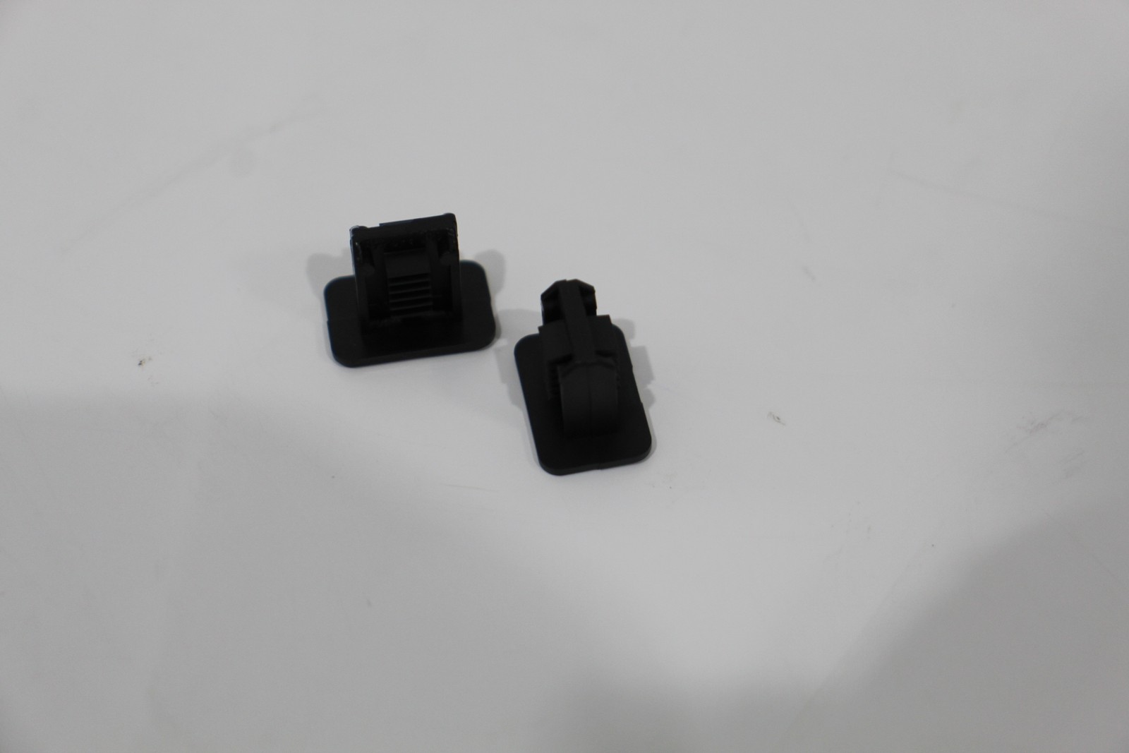 Skoda Superb 3U B5 Interior Trim Fixing Clips x2 New Genuine 357867646