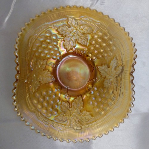 Vtg Northwood Carnival Glass Marigold Iridescent Grape And Cable 6" Ruffled Bowl