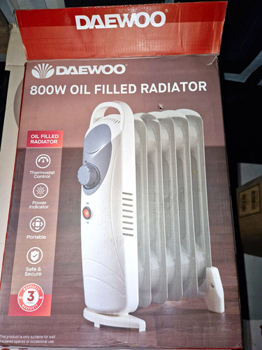 Daewoo HEAT140 800W Oil Filled Radiator Portable Thermostat Carry Handle White