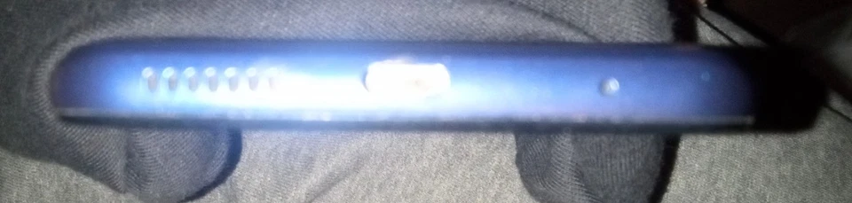 HALF PRICE OPEN BOX UNLOCKED 4G LTE MOTO PURE SMARTPHONE WITH 6 MONTH DATA PLAN - Image 2 of 4