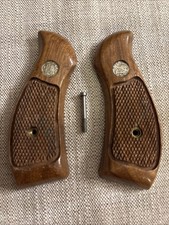 Vintage Smith Wesson K Frame Round Butt Light Walnut Service Grips Nice 84