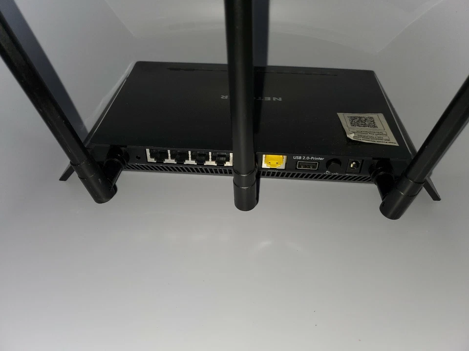 Netgear AC1750 R6400 1300 Mbps 4-Port Gigabit Wireless AC Router USB 3.0 Port - Image 3 of 4