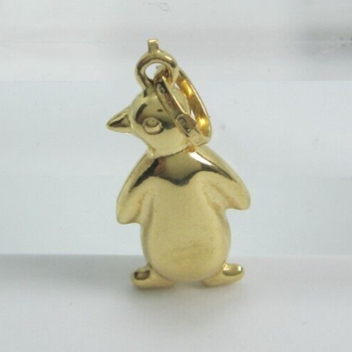 STUNNING HOLLOW 18K YELLOW GOLD (1-1/8") PENGUIN CHARM PENDANT 1.8G - Picture 2 of 9