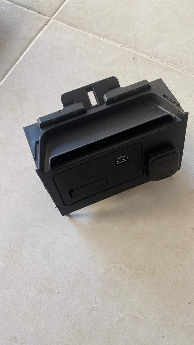 MAZDA CX-30 2020 2023 OEM CENTER CONSOLE USB AUXILIARY JACK