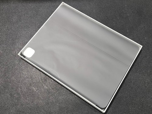 Klawiatura Apple Smart Folio do 12,9-calowego iPada Pro 3., 4., 5. i 6. generacji czarna - Zdjęcie 2 z 6