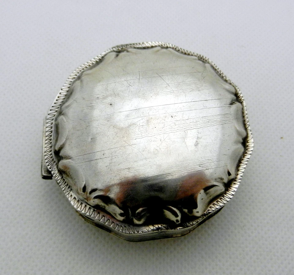 Antigua caja de baratijas holandesa de píldoras de tabaco de plata .833 1874 Foto 4 de 4