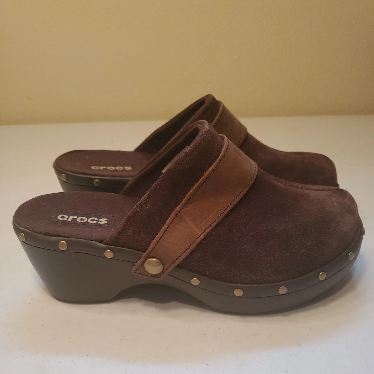 Crocs women's cobbler hotsell 2. leather clog