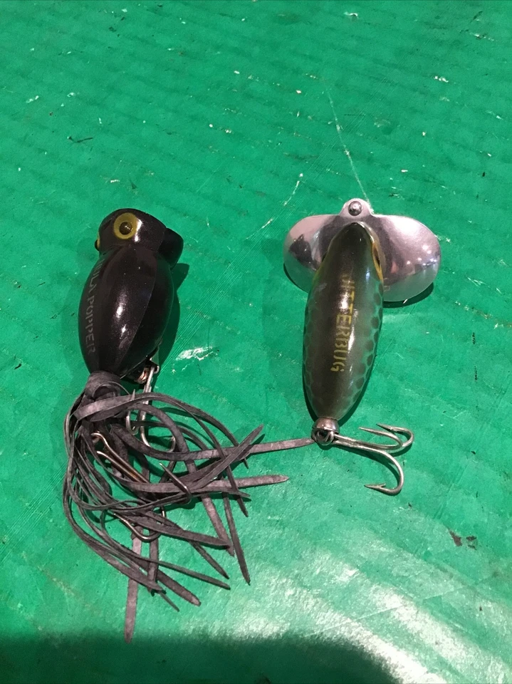 Lote de 2 Bajo Bebé Fred Arbogast JITTERBUG Vintage 1-3/4" y Hula Popper Negro Foto 2 de 4