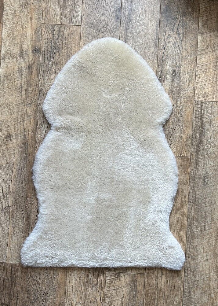 British Super Soft Medical Short Wool Sheepskin Rug in Linen Colour
