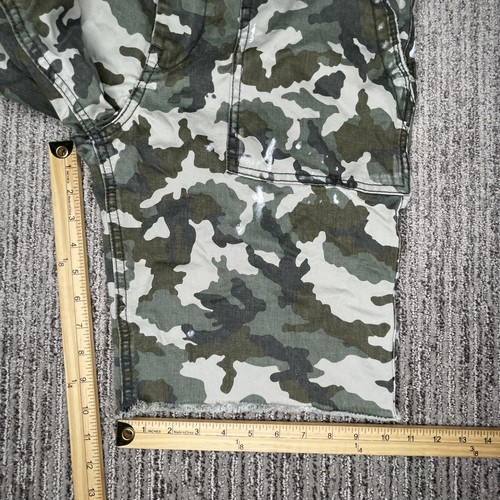 True Religion Size 32 Mens Shorts Cargo Pockets Paint Splatted Camouflage Green - Picture 4 of 12