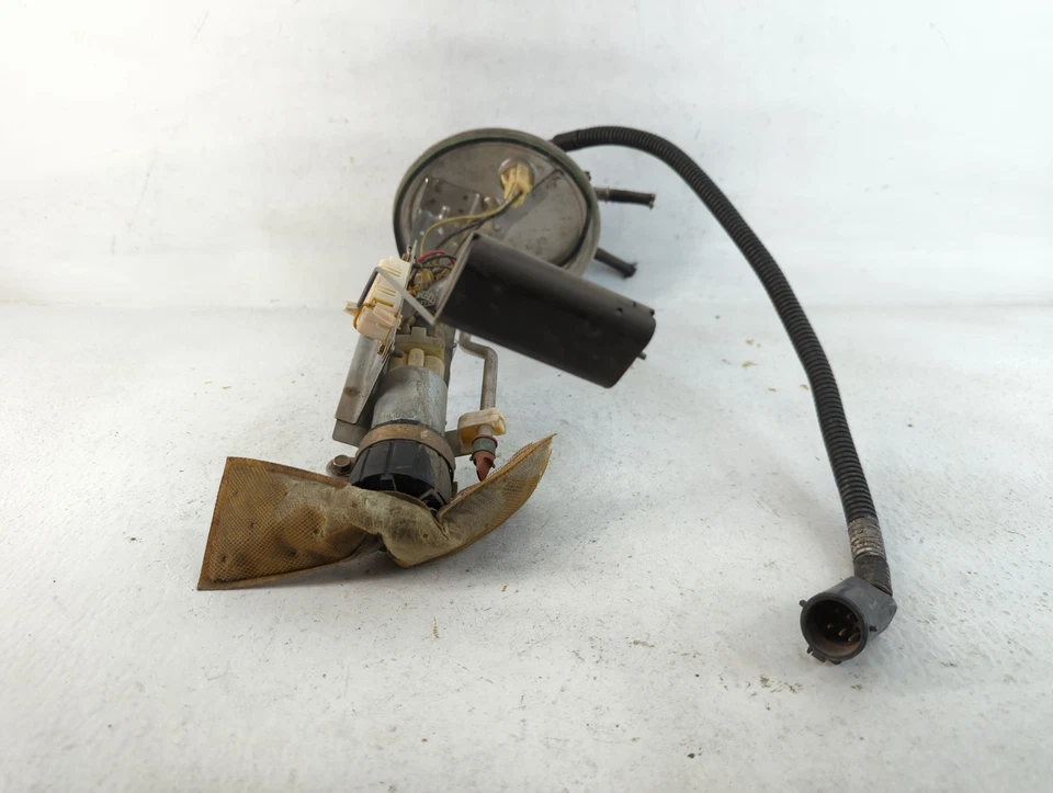 Conjunto de bomba de combustible eléctrica Lincoln Navigator 2001-2002 UERST Foto 4 de 4