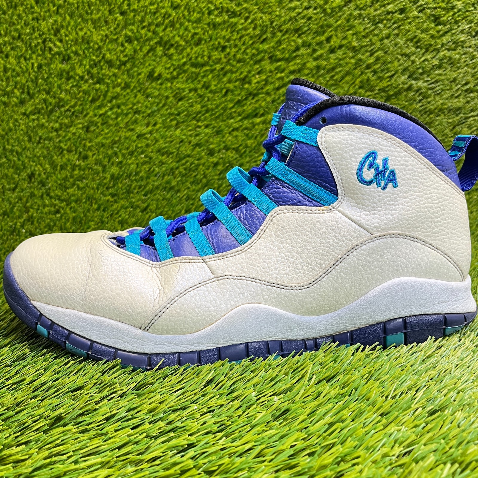 Nike Air Jordan 10 Retro Charlotte Mens Size 12 White Basketball Shoes Sneakers thumbnail 4