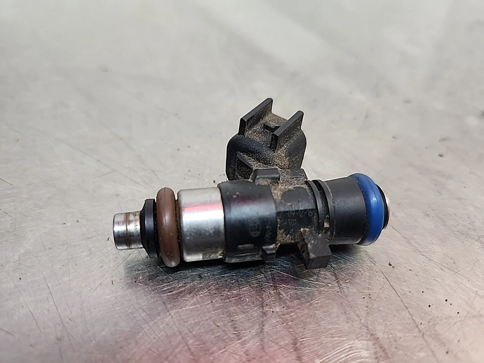 2017 Polaris Ranger XP 900 OEM Fuel Injector 2521068 - Image 2 of 2