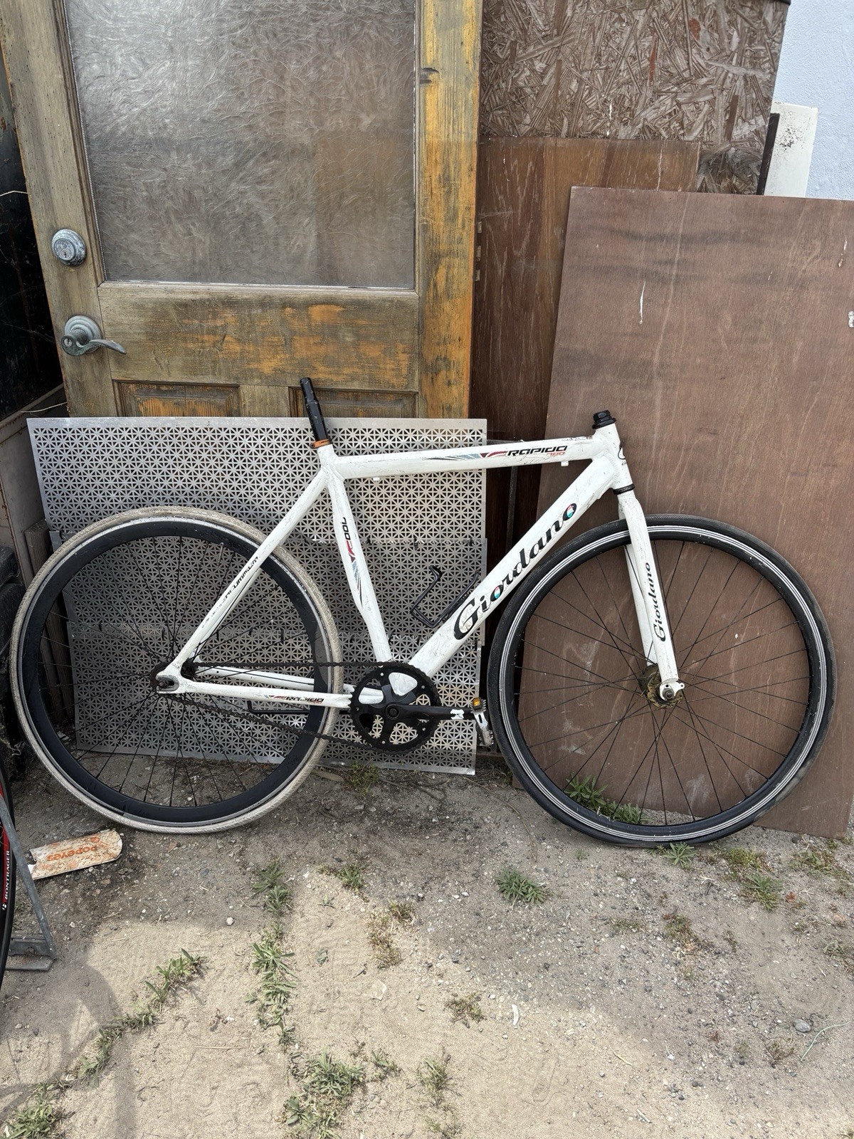 White Giordano Rapido 700 Aluminum Frame 1 Speed Bicycle