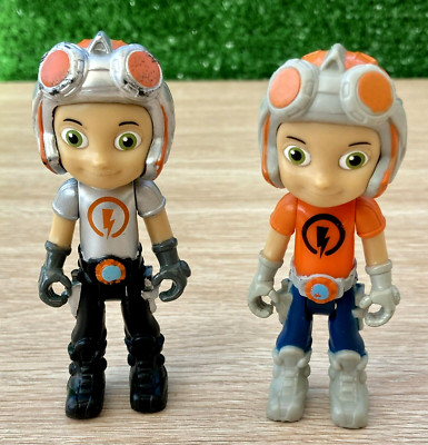 2 x rostige Nieten 3'' Figuren spielen Minifiguren Spielzeug Konvolut - ZWEI