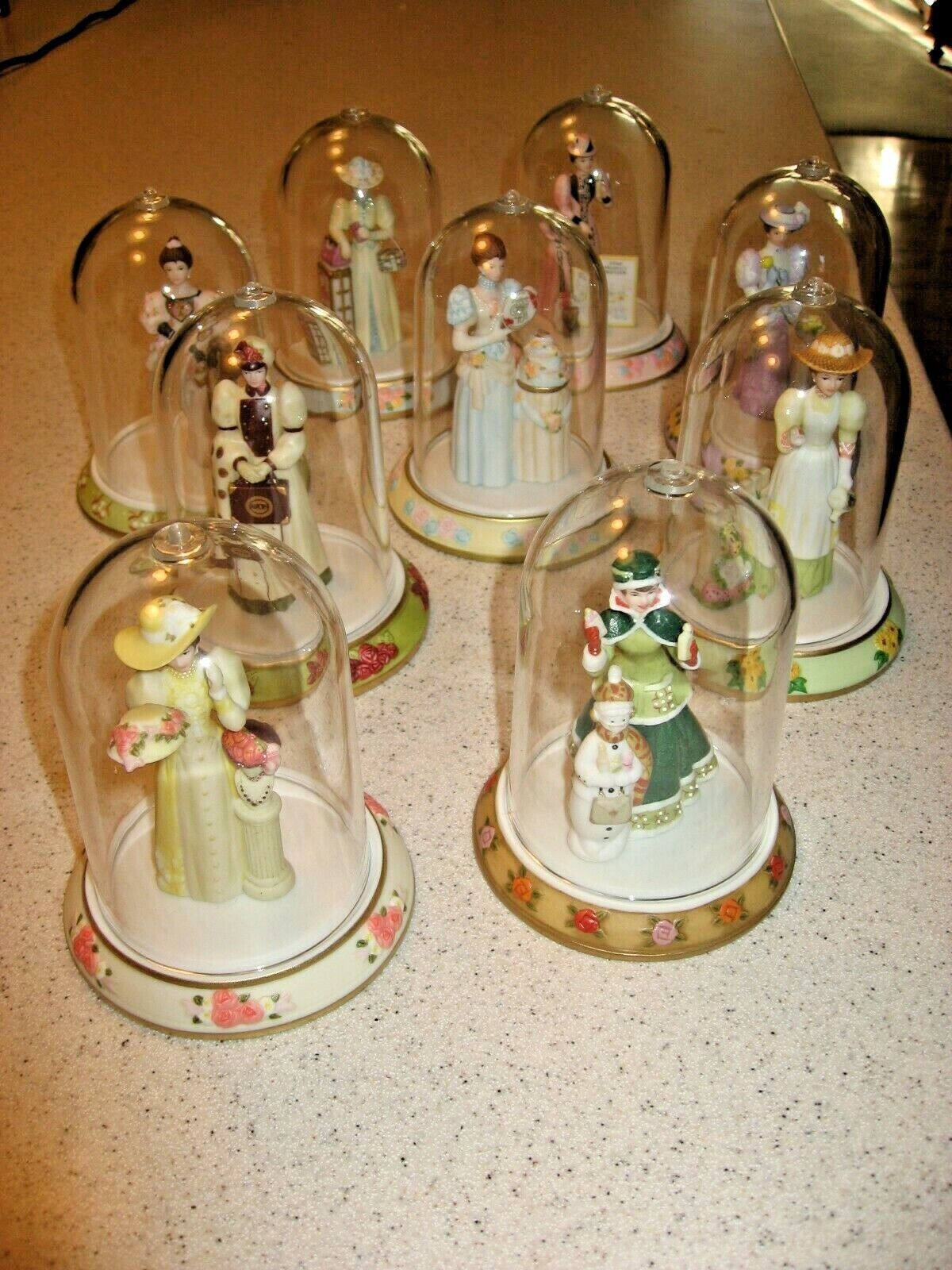 Lot of 9 Avon President's Club Miniature Mrs. PFE Albee Award Figurines 2000-08 Ograniczona WYPRZEDAŻ, WYPRZEDAŻ