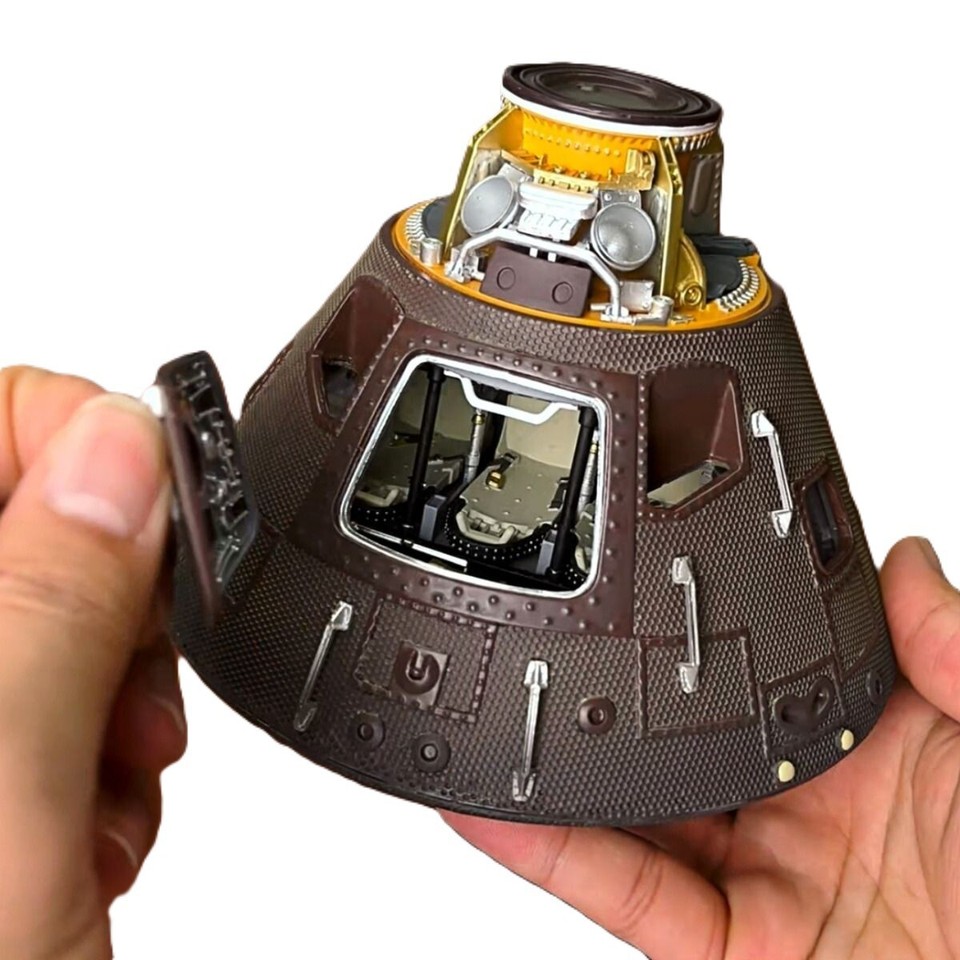 Spacecraft Command Module NASA Apollo 11 Command Module Space Capsule Columbia Desk Display 1/25 ...