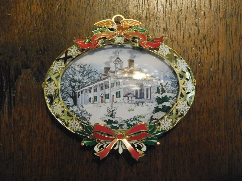 2008  George Washington Mount Vernon Christmas Ornament with BOX and INFO FOLDER