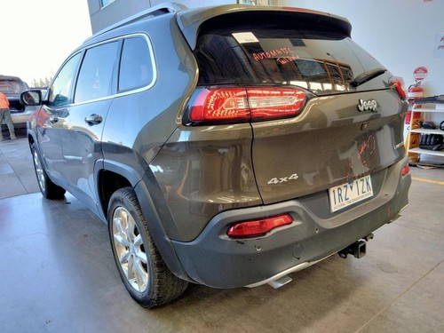 JEEP CHEROKEE KL 02/2014-11/2022 LEFT FRONT DOOR SHELL - Picture 3 of 12