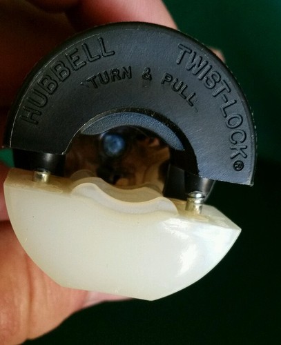 Hubbell 4720C Insulated grip Twist-lock Dead Front Plug 15A 125V NEW - Picture 4 of 5