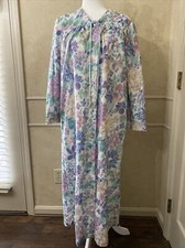 Vintage Homebodies By Leisure Life Snap Front Floral Flannel Robe Medium