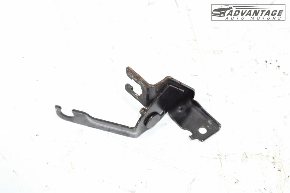 2017-2024 MITSUBISHI OUTLANDER SPORT FRONT RIGHT BRAKE HOSE BRACKET MOUNT OEM - Image 2 of 4