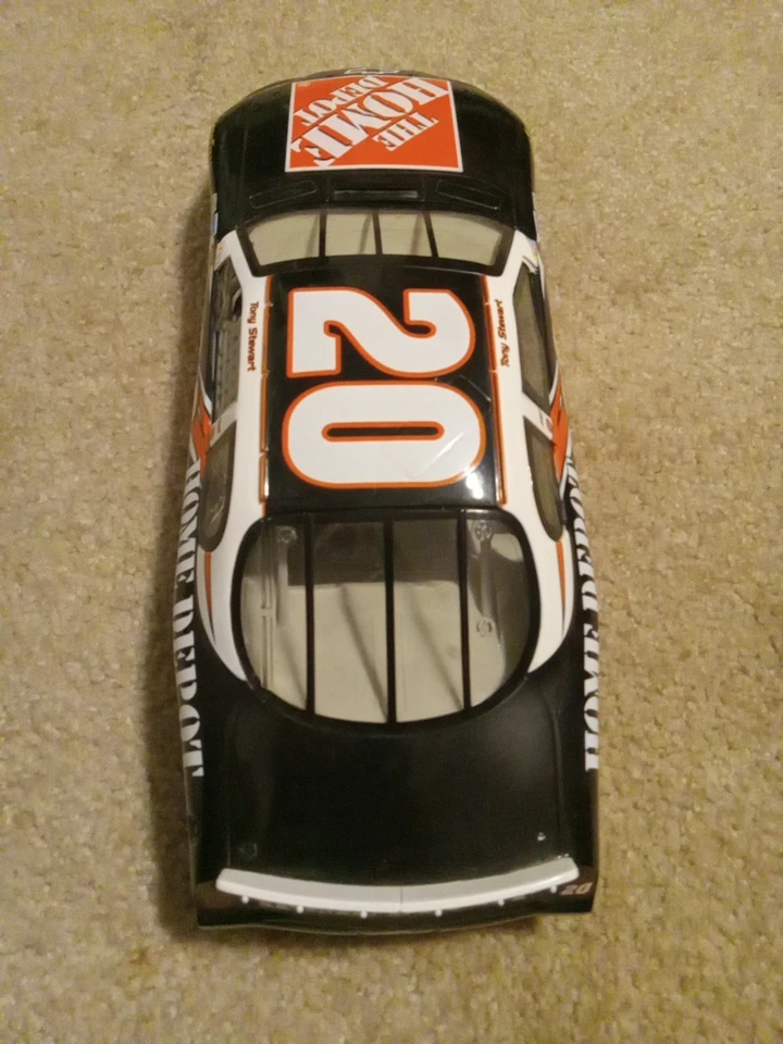 RARO CÍRCULO DE GANADORES ESCALA 1/18 PINTURA INVERTIDA HOME DEPOT #20 TONY STEWART  Foto 3 de 4