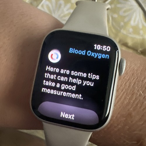 Apple Watch Series 7 41mm Aluminum Case with Sport Band - Starlight, Bundle - Zdjęcie 7 z 9