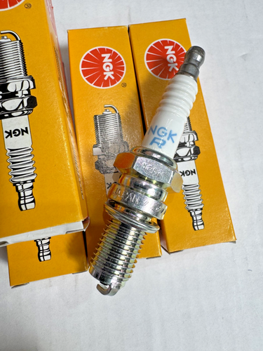 NEW Genuine NGK DR8EB (4855) Spark Plugs x4 - Picture 3 of 3