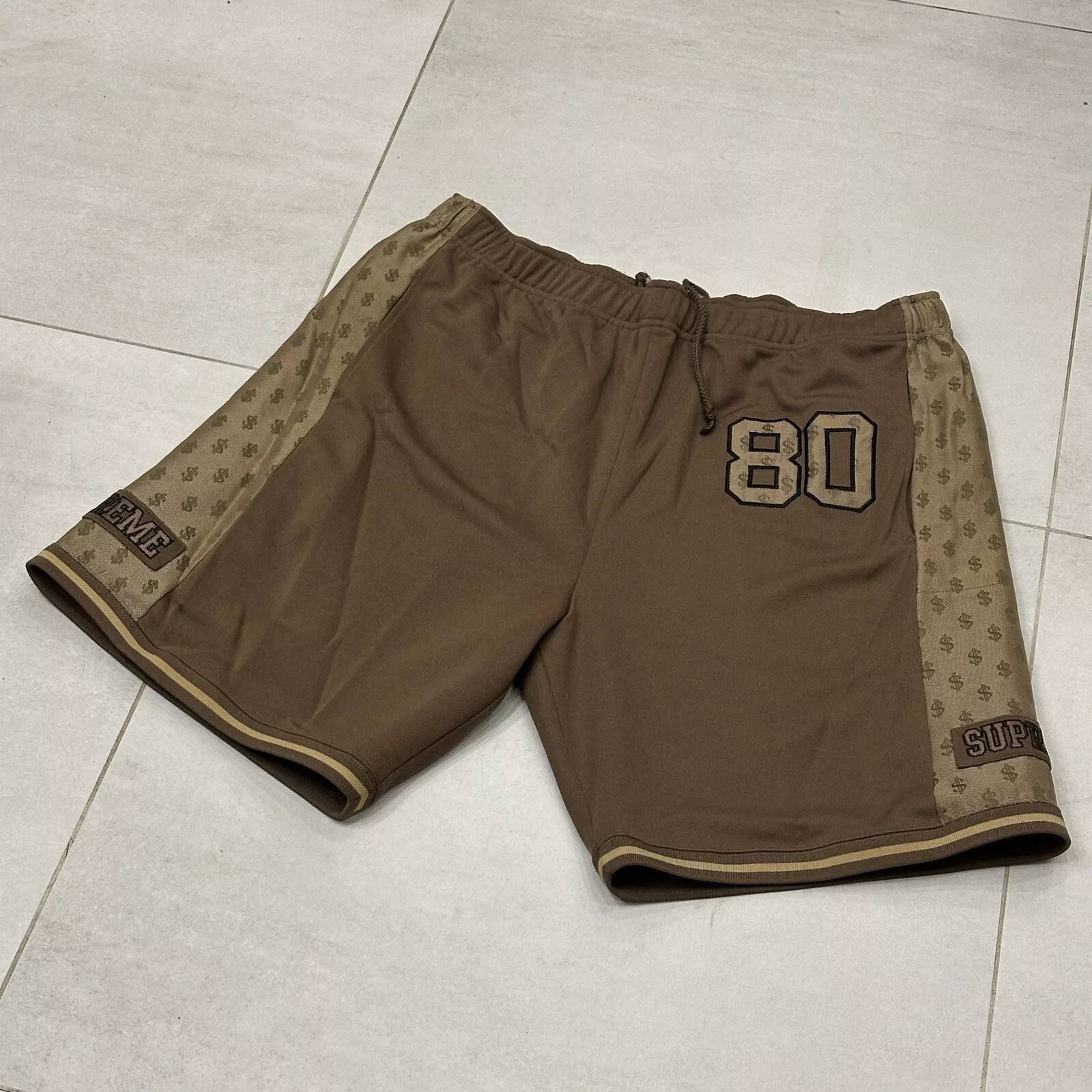 Short de basket ball monogramme Supreme Money marron taille grande