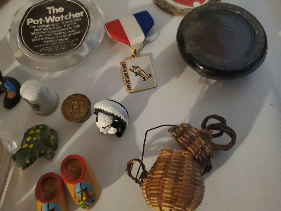 Lote de figuras miniatura vintage, coleccionables, LOTE DE CAJONES DE CHATARRA Foto 4 de 4