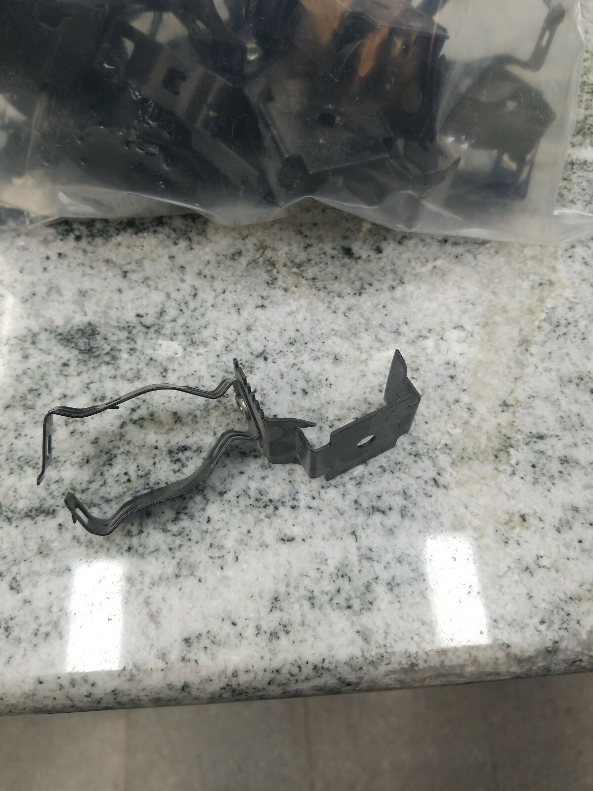 (pack of 20) CADDY  16MF  1 "  CONDUIT TO METAL STUD ATTACHMENT CLIP 1-INCH(4E3