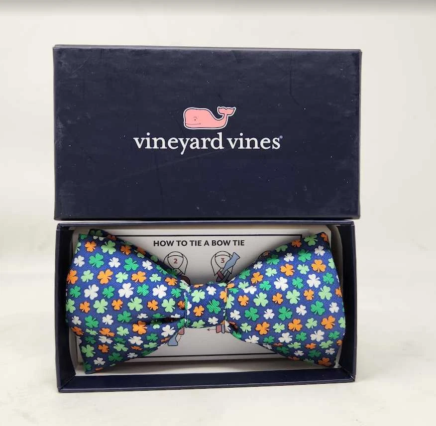 Nueva pajarita para hombre Vineyard Vines tréboles irlandeses día de San Patricio - hecha en EE. UU. Foto 2 de 4