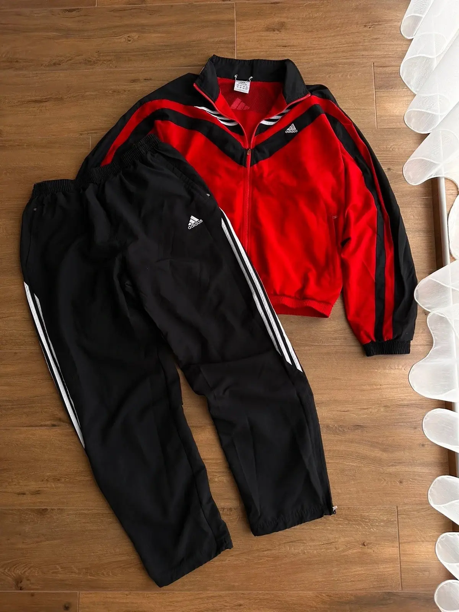 adidas TEIKYO 94番 80番赤シャツと黒パンツセット adidas TEIKYO 94番