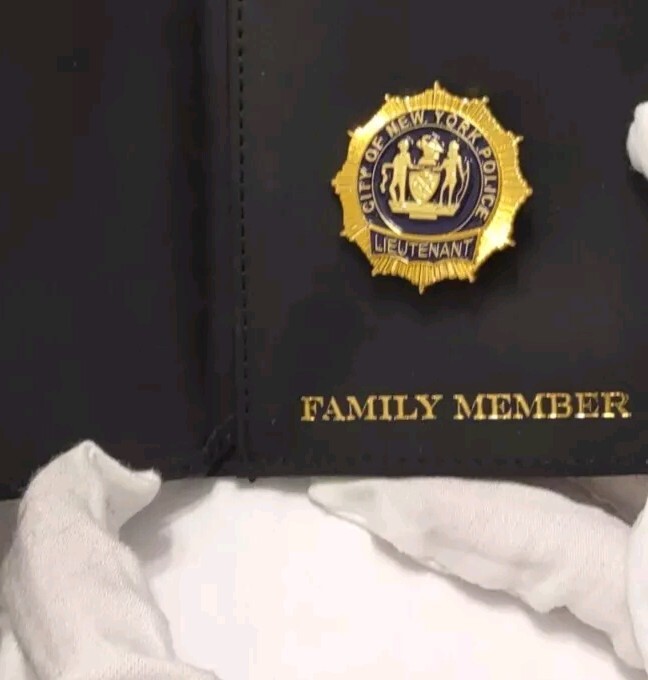 NYPD Family Member Wallet Lieutenant Mini Badge.