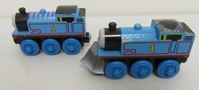 Wooden Railway Magnetic Thomas Engines, Cars, 2 Lot Set Blue Plastic Wheels