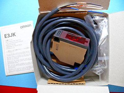 2 x OMRON SENSOR PHOTOELECTRIC SWITCH Type: E3JK-5M1 NEU OVP