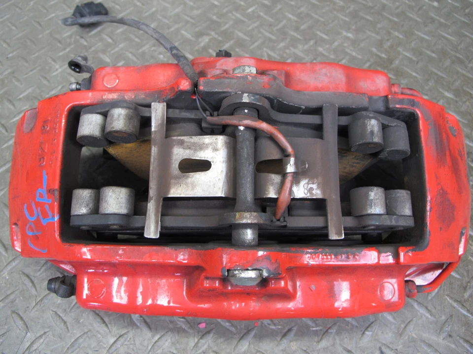 Pinza de freno delantera izquierda y derecha Brembo Porsche Cayenne 957 GTS 2008-2010 Foto 3 de 4