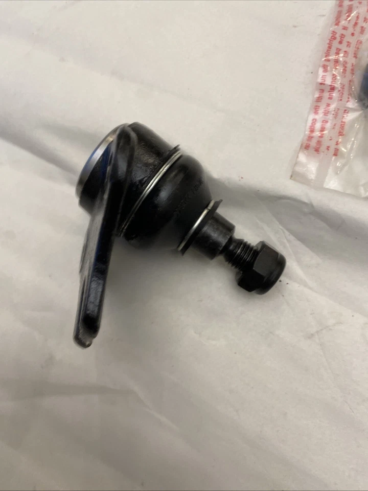 Junta rótula inferior delantera CARQUEST para 92-99 Volkswagen Corrado Golf Jetta Passat Foto 3 de 4