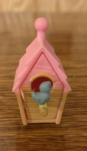 Mini 1.5” Plastic Birdhouse With Tiny Bluebird