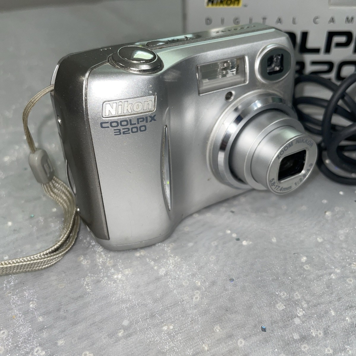 ニコン nikon coolpix 3200 シルバー Amazon.com : Nikon Coolpix 3200 3.2MP Digital Camera with 3x