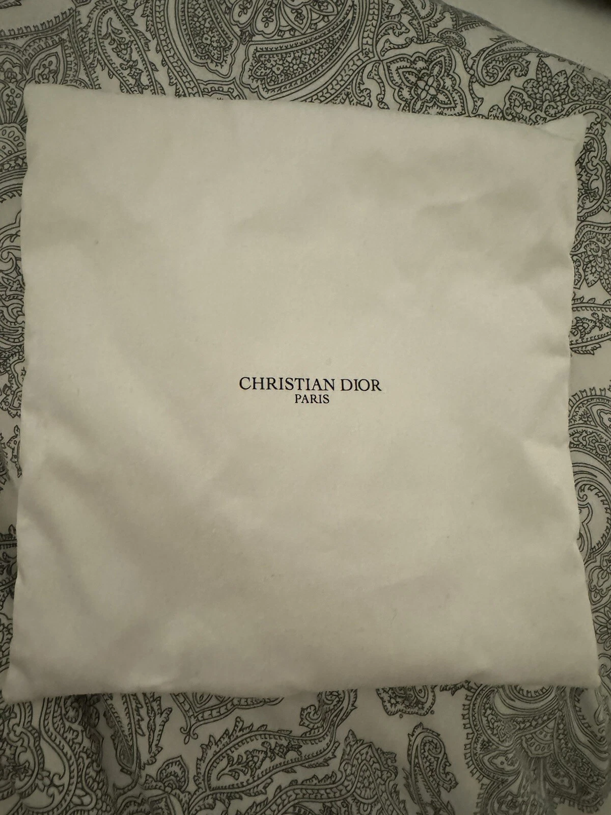 CHRISTIAN DIOR PARIS coussin bijoux oreiller animal de compagnie