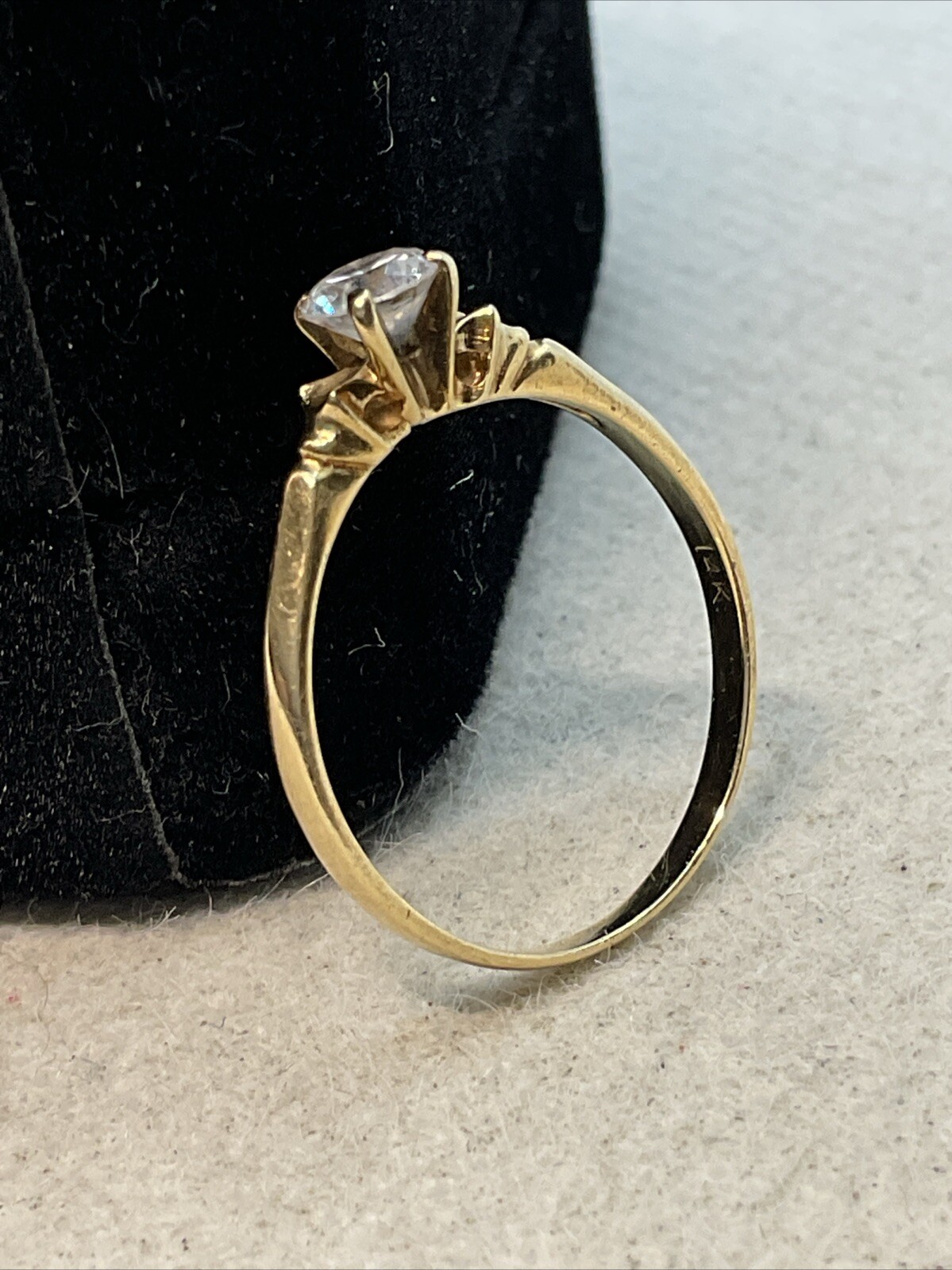 ELEGANT Solid 13K Yellow Gold Solitaire Round Whi… - image 4