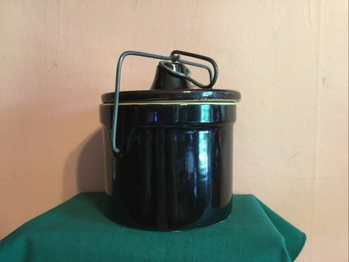Vintage Stoneware Brown Glazed 5" Crock With Lid And Wire Bail Closure - Picture 4 of 17