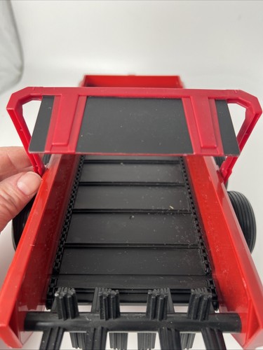 Toy Ertl Big Farm Case IH 1570 Manure Spreader 1/16 Scale NICE - Picture 16 of 17