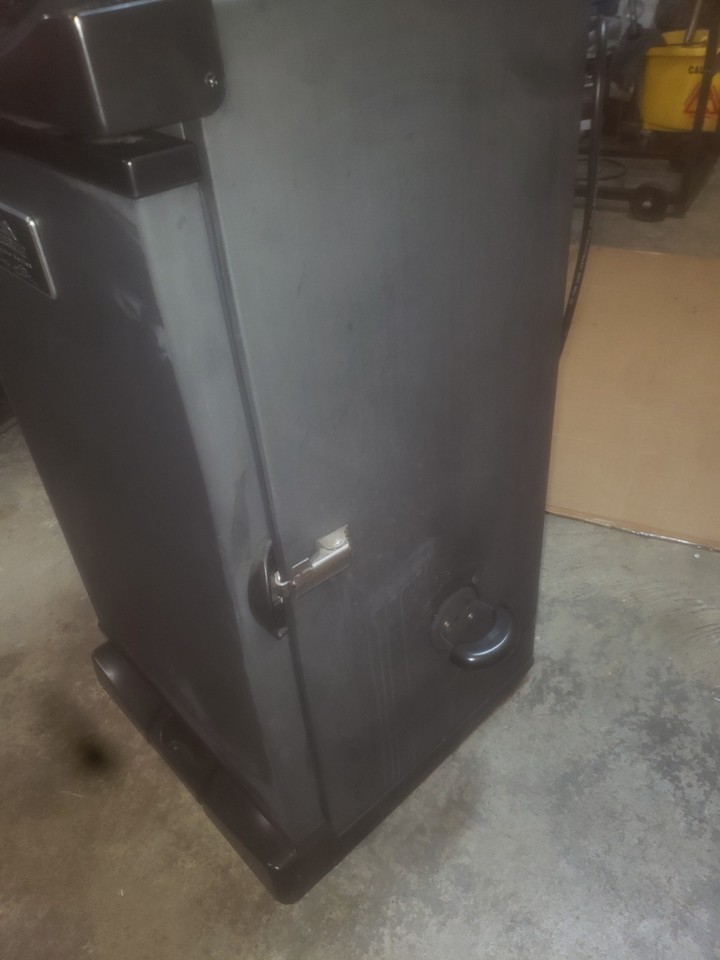 Masterbuilt 30 Inch Digital Vertical BBQ Smoker Side Wood Chip Loader ...