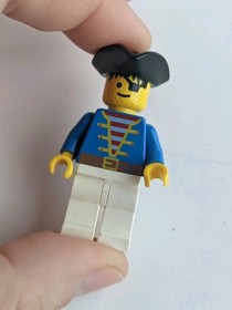 Vintage 80s LEGO 6285 Black Seas Barracuda Pirates Figures & Weapons INCOMPLETE 